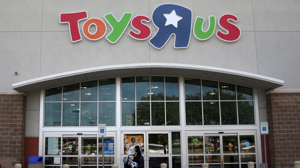 When will Norwich's independent Toys R Us open? What you need to know – NBC Chicago