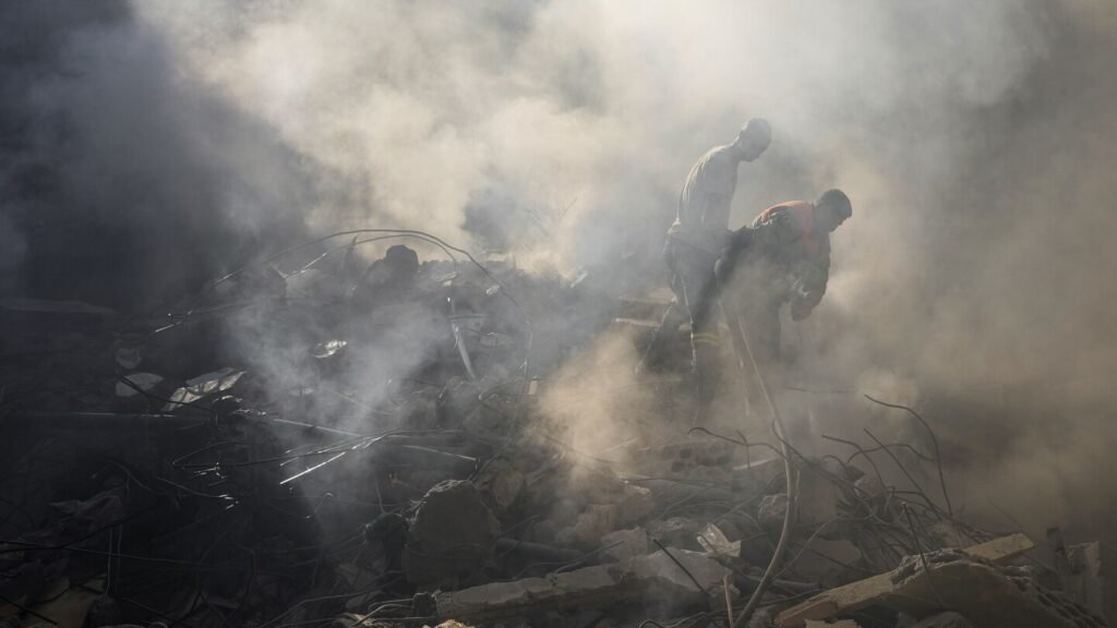 Israeli army kills two Lebanese soldiers and injures two UN peacekeepers in separate separate attacks